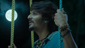 kaathellam poo manakka lyrics meaning English