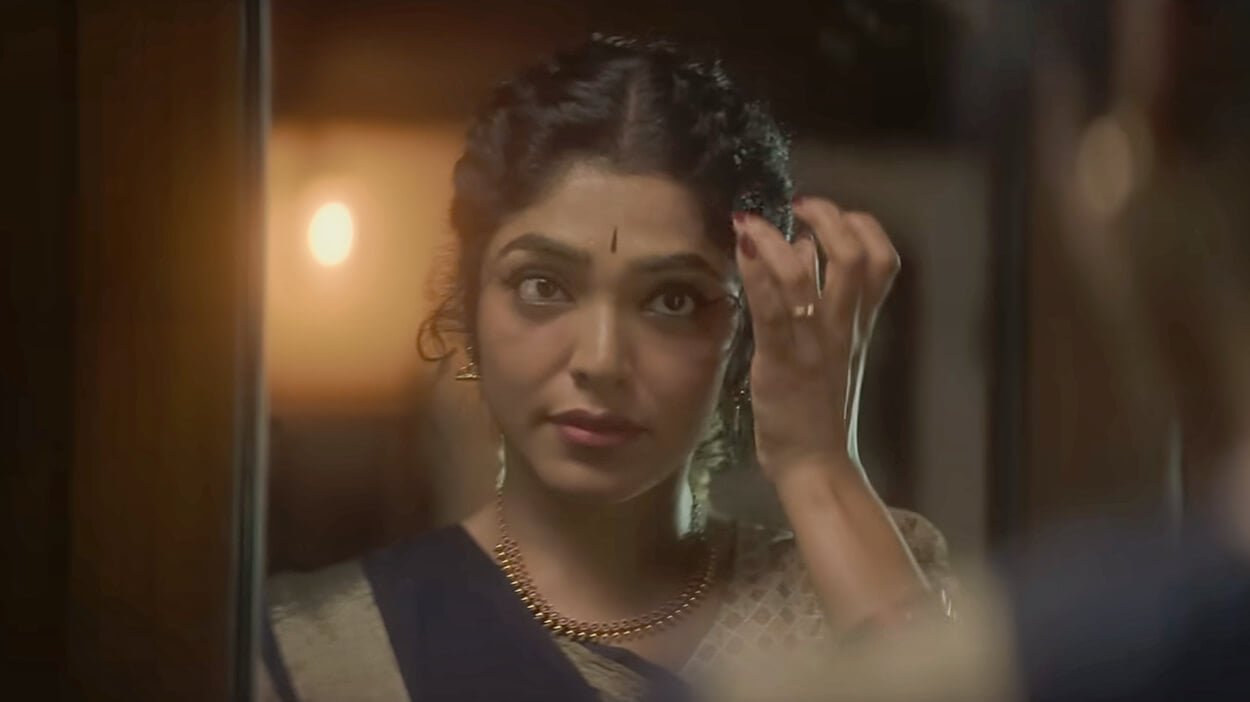 Thamasamenthe Varuvan Neelavelicham