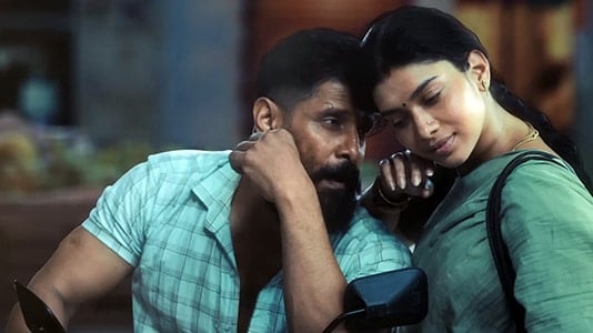 Kalloorum Kathu En Mela lyrics Ennglish Veera Dheera Sooran