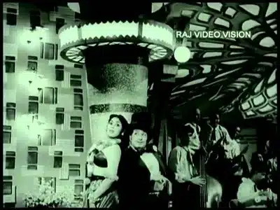 Oruvar Oruvaraai Lyrics English Meaning – Panathottam | L. R. Eswari | T. M. Soundararajan