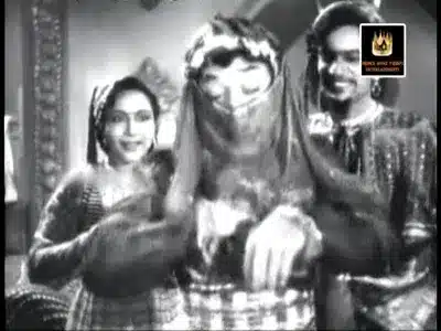 Azhagu Laila Ennaik Lyrics Translation — Baghdad Thirudan | A. P. Komala