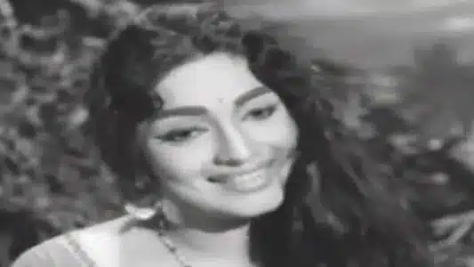 Maram Pazhuthal Lyrics Translation — Deiveega Uravu | P. Susheela