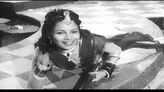 Pollatha Maranum Lyrics Translation — Manalane Mangaiyin Bakkiam | A. P. Komala | Chorus