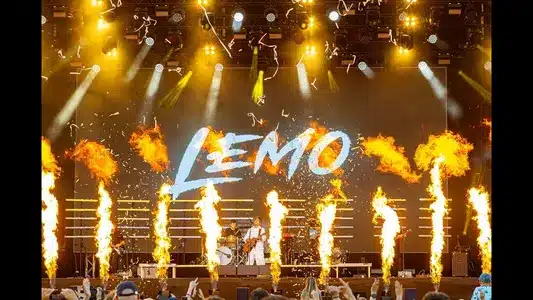 1000 Zu 1 Lyrics (with English Meaning): Lemo