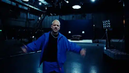 Bleu & Rouge Lyrics Meaning (in English): Plk