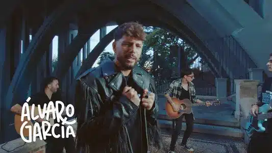 Coordenadas (40.30.3.40) Lyrics Meaning (in English) | Álvaro García