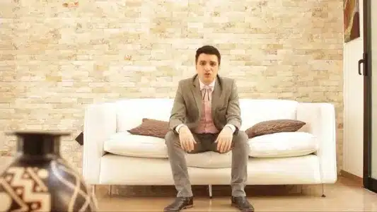 Extraño Lyrics With English Meaning – Miranda! | Santiago Motorizado