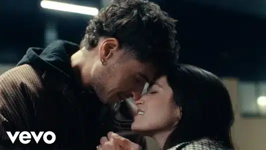 Facciamo A Metà Lyrics Meaning | L'Amore È Tutto | Eugenio In Via Di Gioia