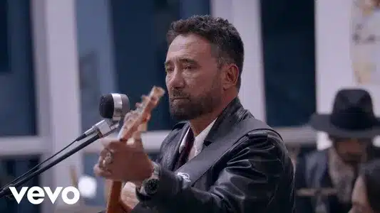 Gennaio 2016 Lyrics {English Meaning} — Tiromancino