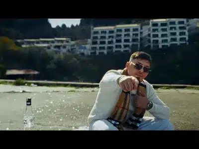 Herkes Kendine Yakışanı Yapsın Lyrics English (with Translation) – Organize & Waxy