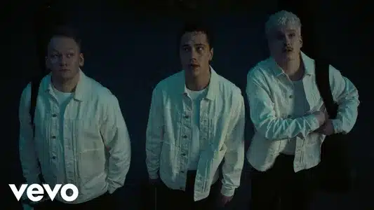 Hyvänpäiväntutut Lyrics With English Meaning - Kuumaa