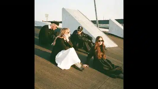 KäVi Miten KäVi (Feat. Emma & Matilda) Lyrics Translation | Rallikansa | Jvg & Emma & Matilda