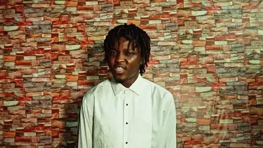 L'Argent Travaille Lyrics Translation – Benzo President | Tino Thebenzoboy