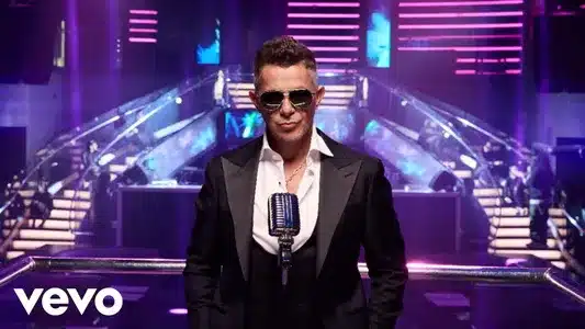 Las Guapas Lyrics Meaning: ¿Y Ahora Qué +? | Alejandro Sanz