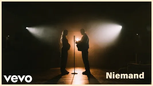 Niemand Lyrics (with English Meaning): Suzan & Freek