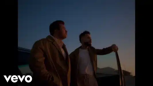 Porta 43 Lyrics Translation - Ela (Deluxe) | Diogo Piçarra | Luís Trigacheiro