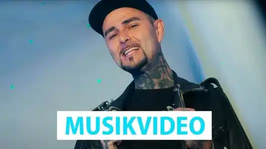 Sternhagelvoll Lyrics Translated to English | Tiroler Schmäh