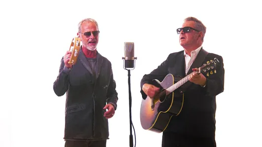 Störst Av Allt Lyrics English (with Translation) - Uno Svenningsson & Mauro Scocco