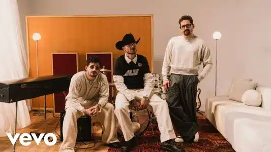 Te Quiero (Acústico) Lyrics (with English Meaning) – Kapo | Mau Y Ricky