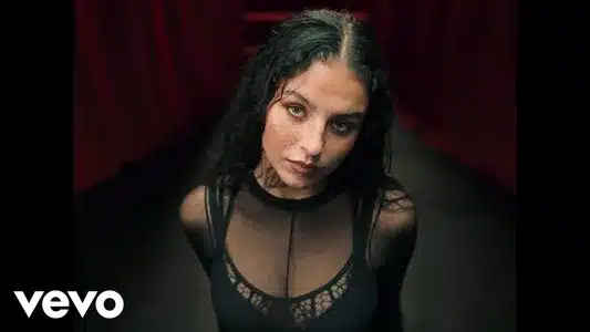 Vähän Enemmän Lyrics {English Translation} — Mirella