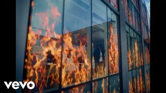 Vivo Lyrics Translation - Mentre Los Angeles Brucia (Bonus) | Fabri Fibra