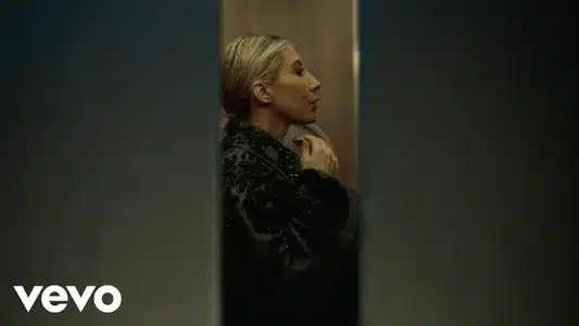 Animali Notturni Lyrics Meaning (in English) – Malika Ayane