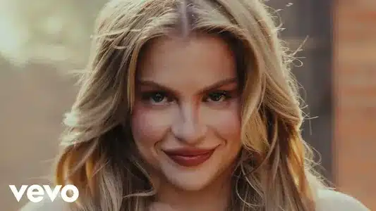 Chico Lyrics Translation – Escândalo Íntimo | Luísa Sonza