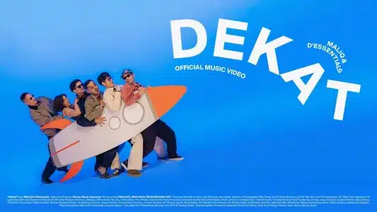 Dekat Lyrics Translated to English – D'Essentials | Maliq