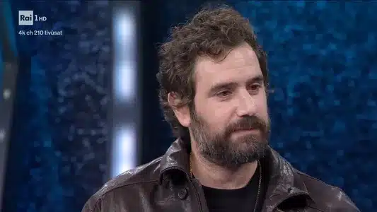 I Romantici Lyrics English Meaning — Casa Paradiso | Tommaso Paradiso