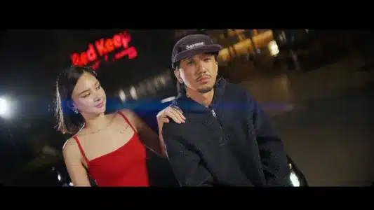 Isang Gabi Lyrics English (with Translation) – Apekz