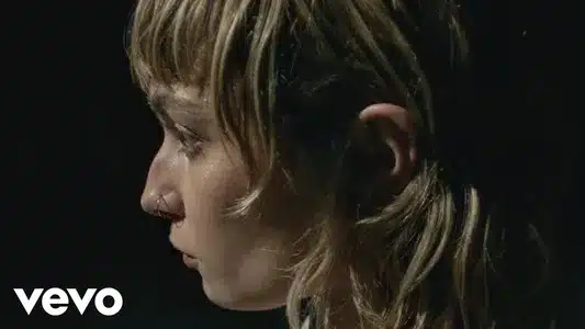 Je Ne Serai Jamais. Lyrics Translation: Le Cœur Et Sa Dictature. | Zélie