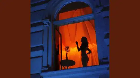 Jól Leszek Újra (Feat. Desh) Lyrics English Translation: Hűtlen Délibáb | Nagy Bogi