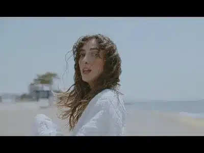 Kapı Lyrics [English Translation] — Ceren Gündoğdu