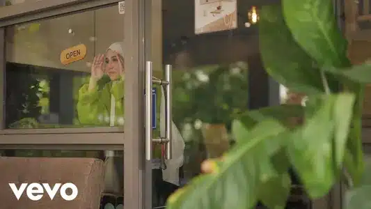 Kopi Lyrics Meaning (in English): Fahimi | Nazu