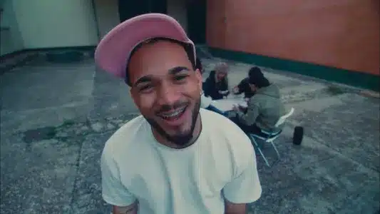 Kuiki Lyrics (English Meaning) - Omay