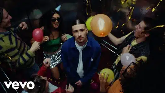 L'Horizon Lyrics English Meaning - Chaque Seconde | Pierre Garnier