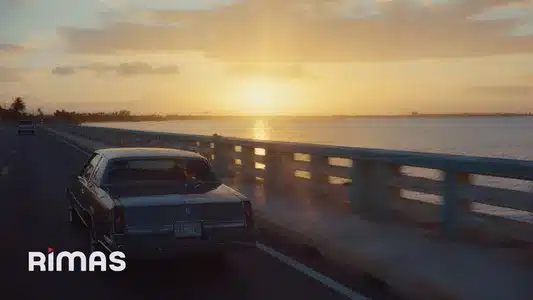 La Mudanza Lyrics Meaning: Debí Tirar Más Fotos | Bad Bunny