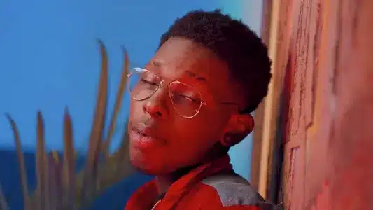 Melanina Lyrics Meaning - Caixa Azul | Soarito