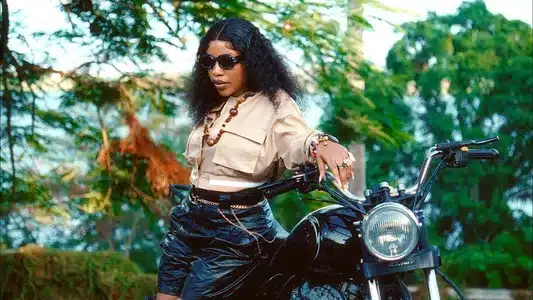 Nazidiwa Lyrics [English Meaning] - Xouh