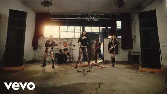 Resta Con Me Lyrics {English Translation} – Bambole Di Pezza