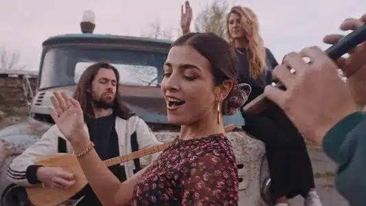 Saraiman Lyrics Meaning: Ladaniva (Postcards) | Ladaniva