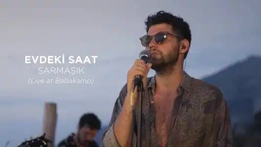 Sarmaşık Lyrics Translation | Huzursuzluğun Meyvesi | Evdeki Saat