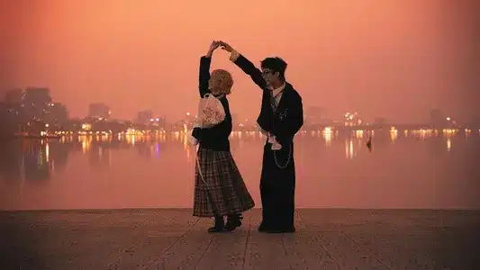 Thế GiớI CủA Anh Lyrics Translated to English - Dangrangto | Donal