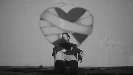 Toxic Luv Lyrics {English Meaning} – Haruno