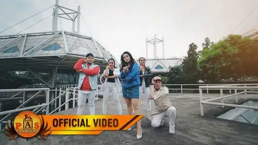 With U Lyrics [English Translation] | Ngong