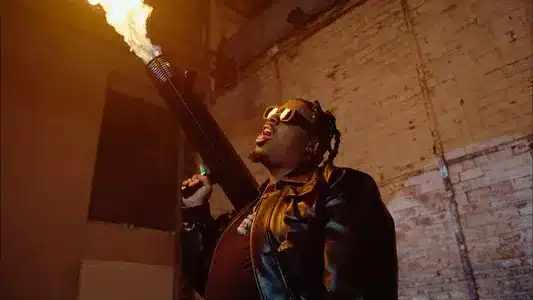 Appelle Les Pompiers Lyrics [English Meaning]: Naza