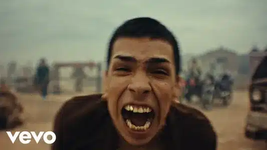 Bajo De La Piel Lyrics Translation - La Vida Era Más Corta | Milo J