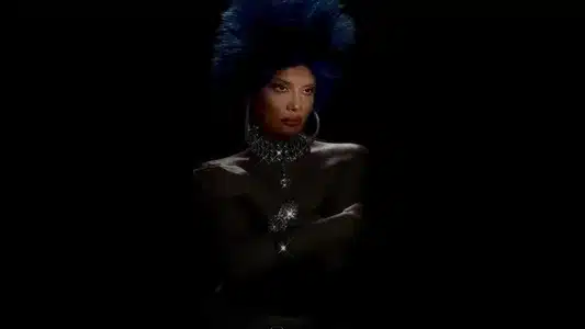 Başqa Adamlar Lyrics Translation (in English): Hiss