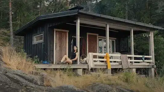 Beitak Lyrics Meaning – Tasbeera | Amira Adeeb