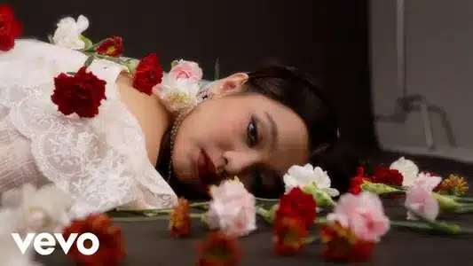 Berbunga-Bunga Sendiri Lyrics [English Meaning] | Aruma